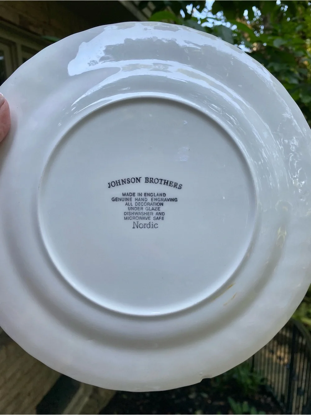 Johnson Bros. Nordic / Blue Onion Scalloped Crimped Dinner Plate